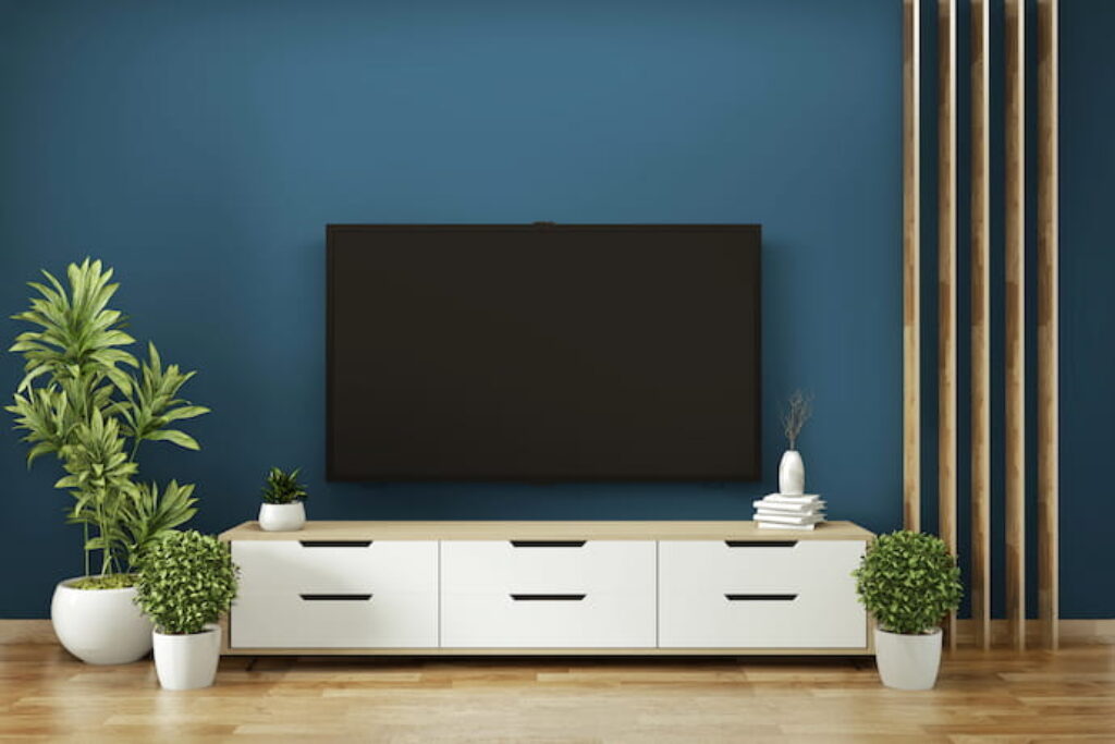 Smart Tv presa a parede da sala de estar