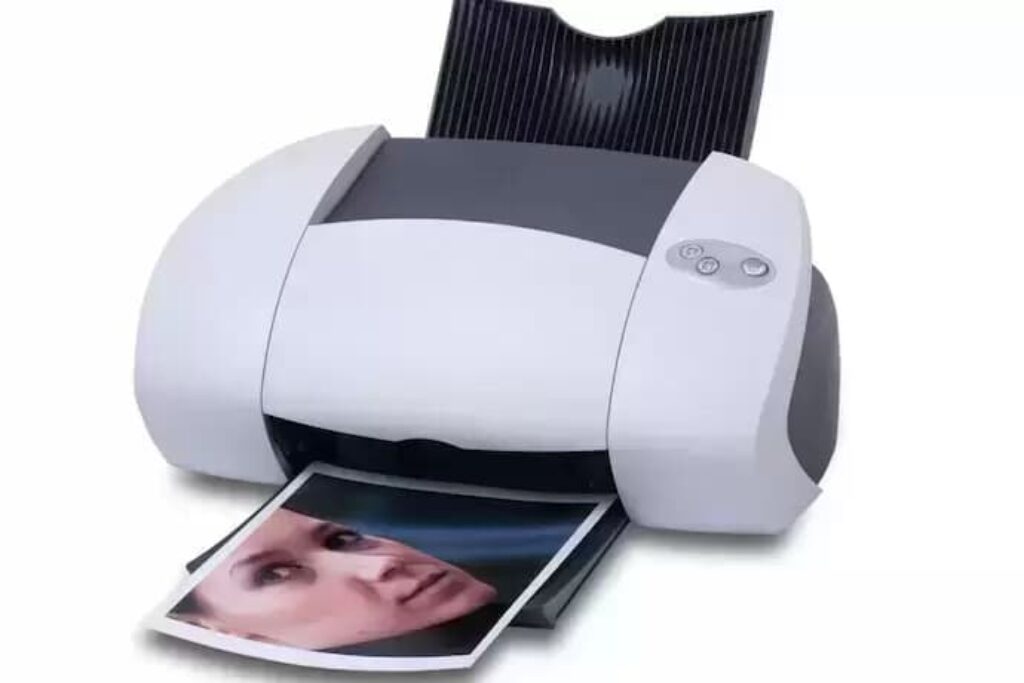Impressora para sublimação imprimindo fotografia