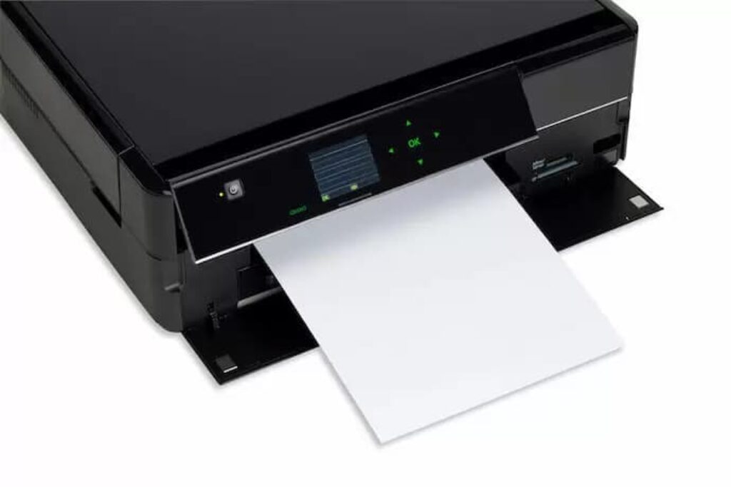 scanner de mesa preto em um fundo branco
