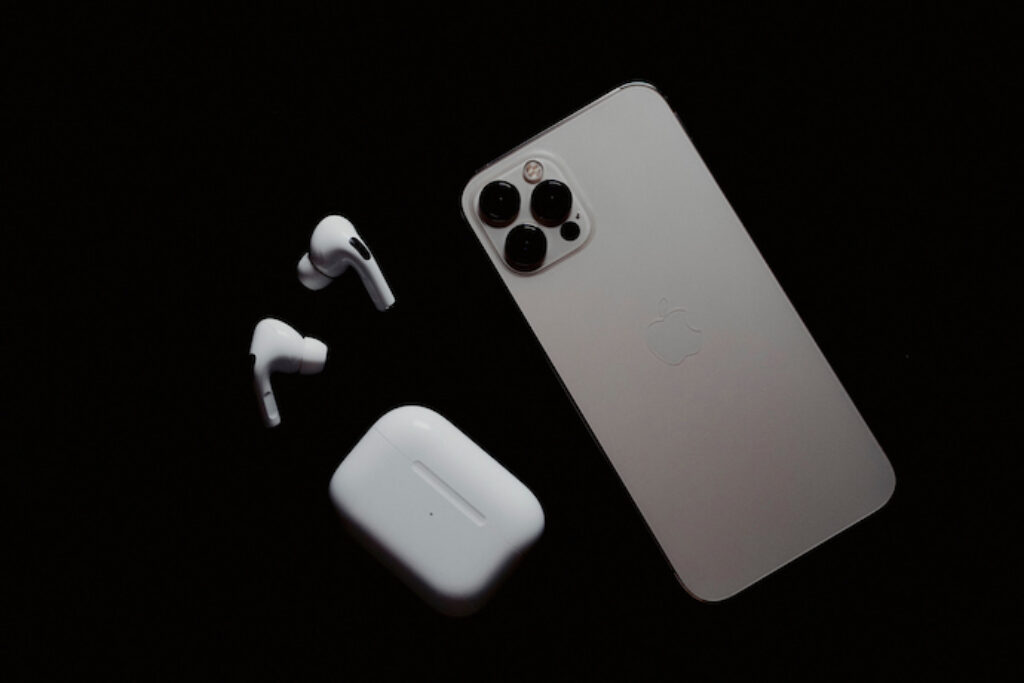 iPhone e fone de ouvido